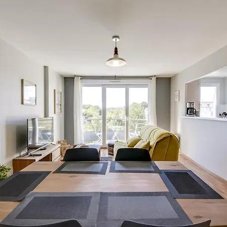 Chic Apart With Parking And Balcony Appartement Cergy