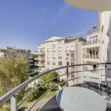 Chic Apart With Parking And Balcony