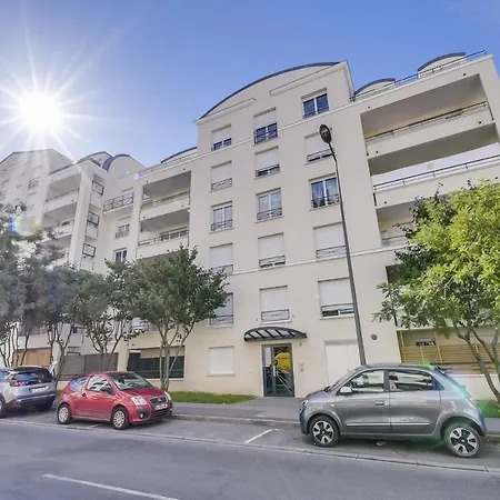 Chic Apart With Parking And Balcony *