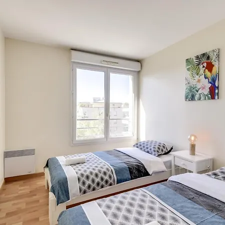 Chic Apart With Parking And Balcony Apartament *