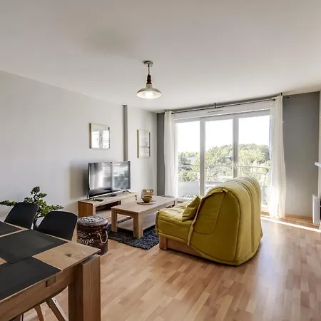 Chic Apart With Parking And Balcony